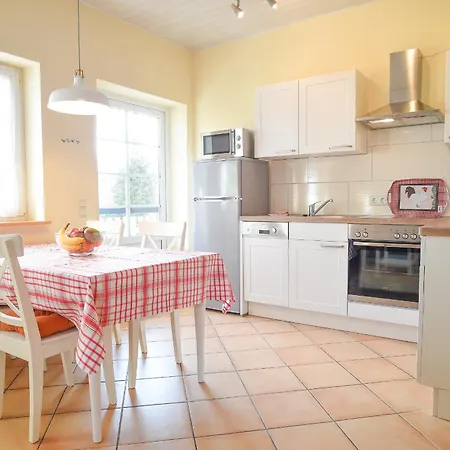 Hof Koehne- Haus Am Spielplatz - Strauss *